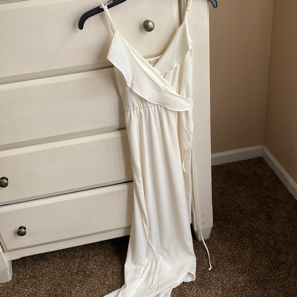 Cream/Off White Flowy Dress